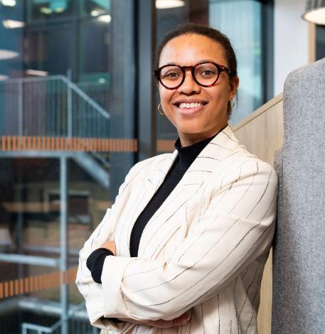 Alumna Stephanie Travers (BEng Chemical Engineering, 2016) portrait image on campus.