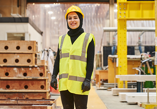 Hanady Almahmood in an engineering lab