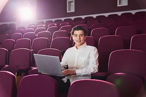 Seif Agag in a lecture theatre